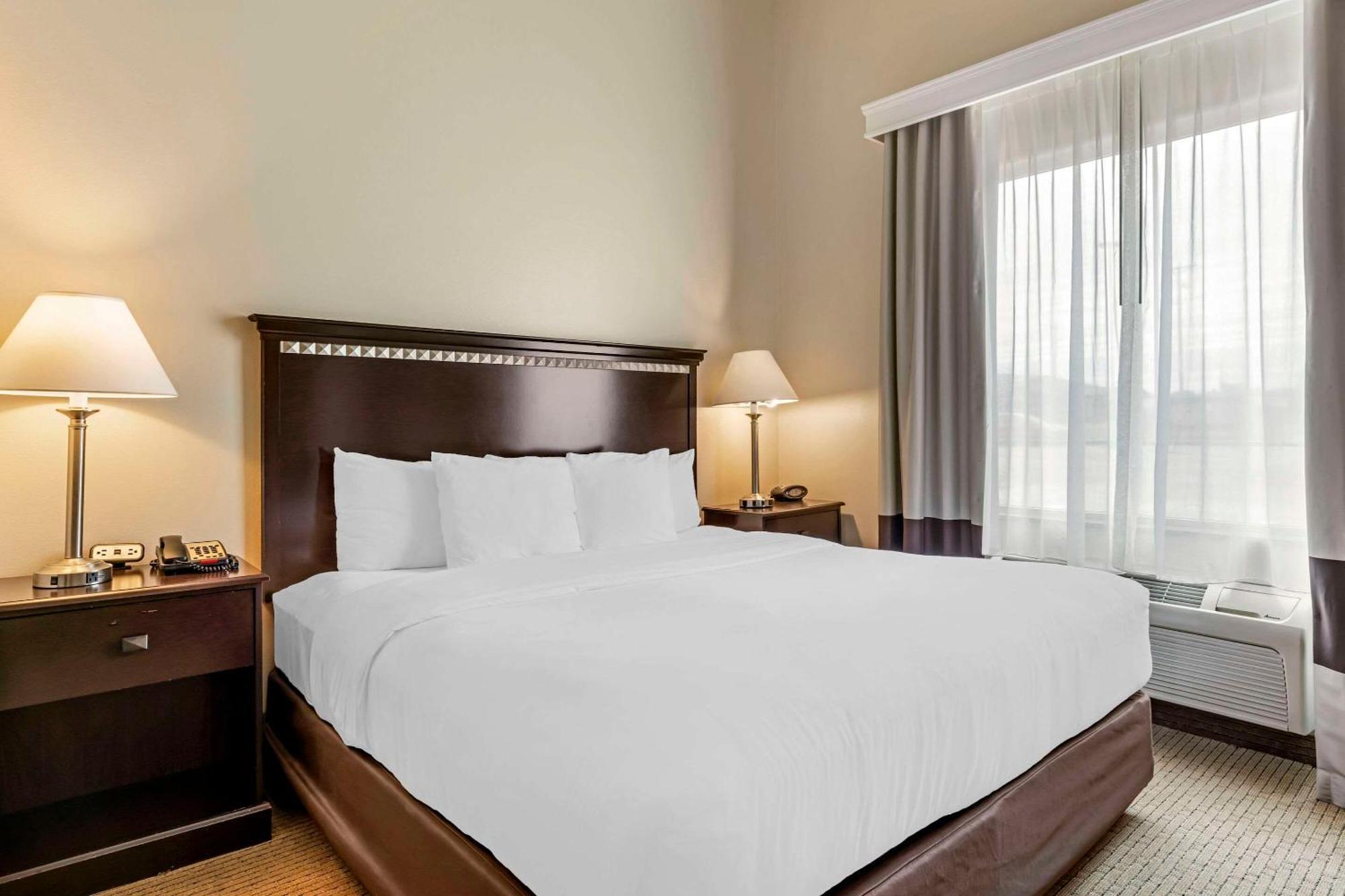 Comfort Suites Palestine Zewnętrze zdjęcie