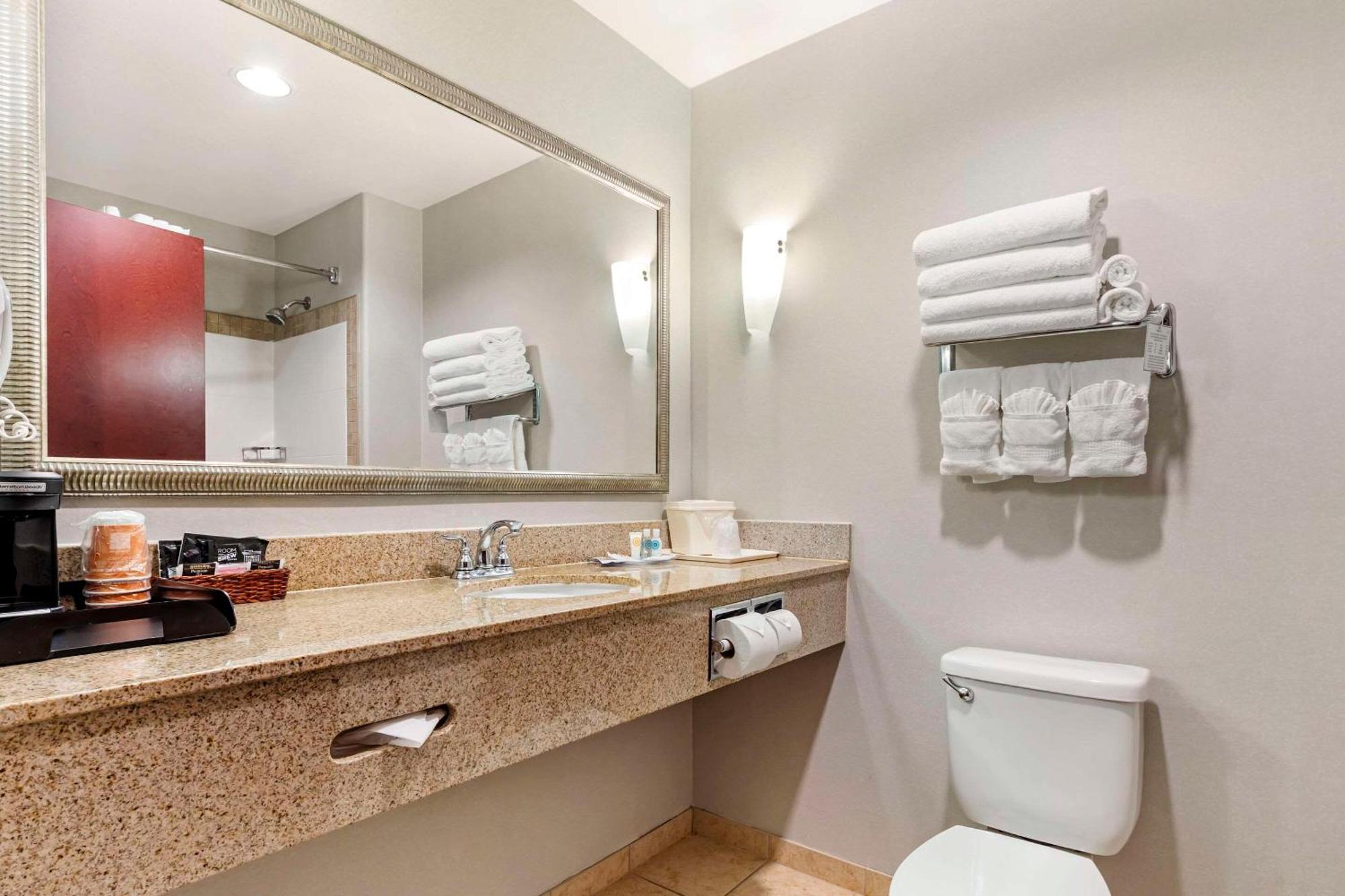 Comfort Suites Palestine Zewnętrze zdjęcie