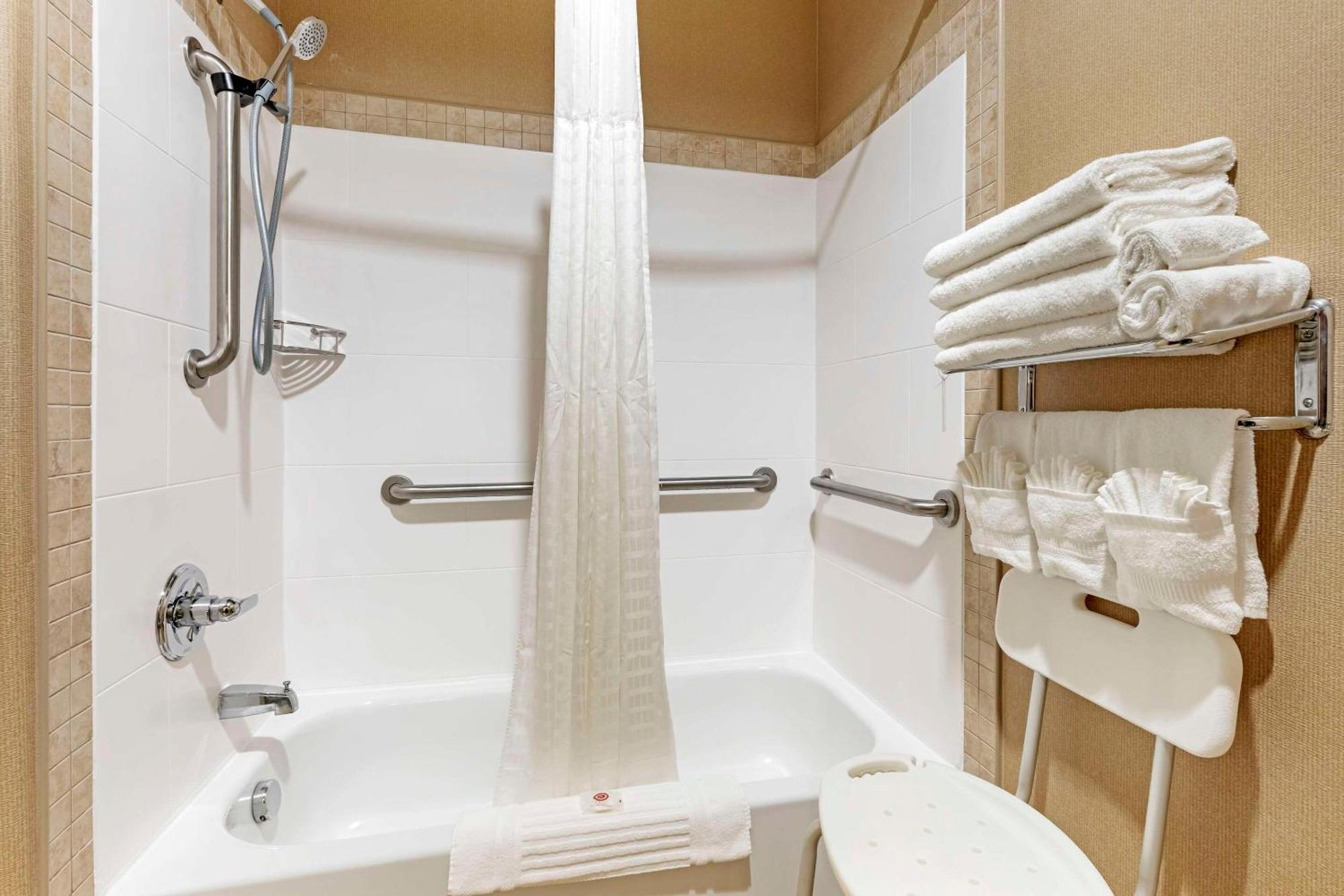 Comfort Suites Palestine Zewnętrze zdjęcie