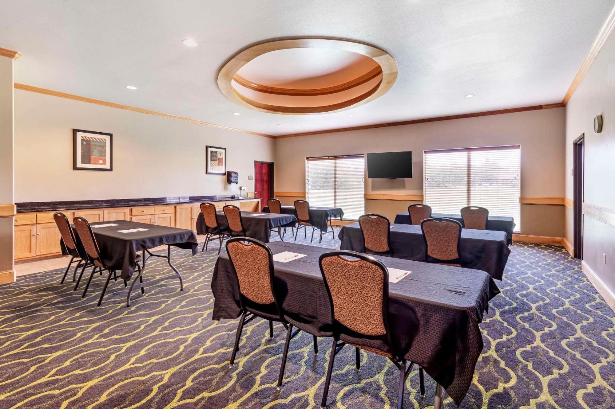 Comfort Suites Palestine Zewnętrze zdjęcie
